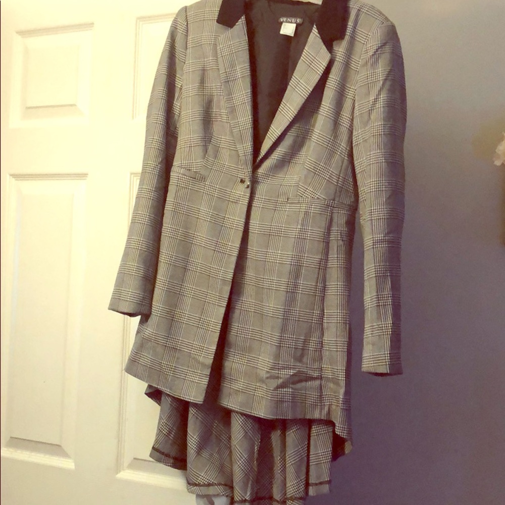Venus long sleeve plaid blazer with skirt